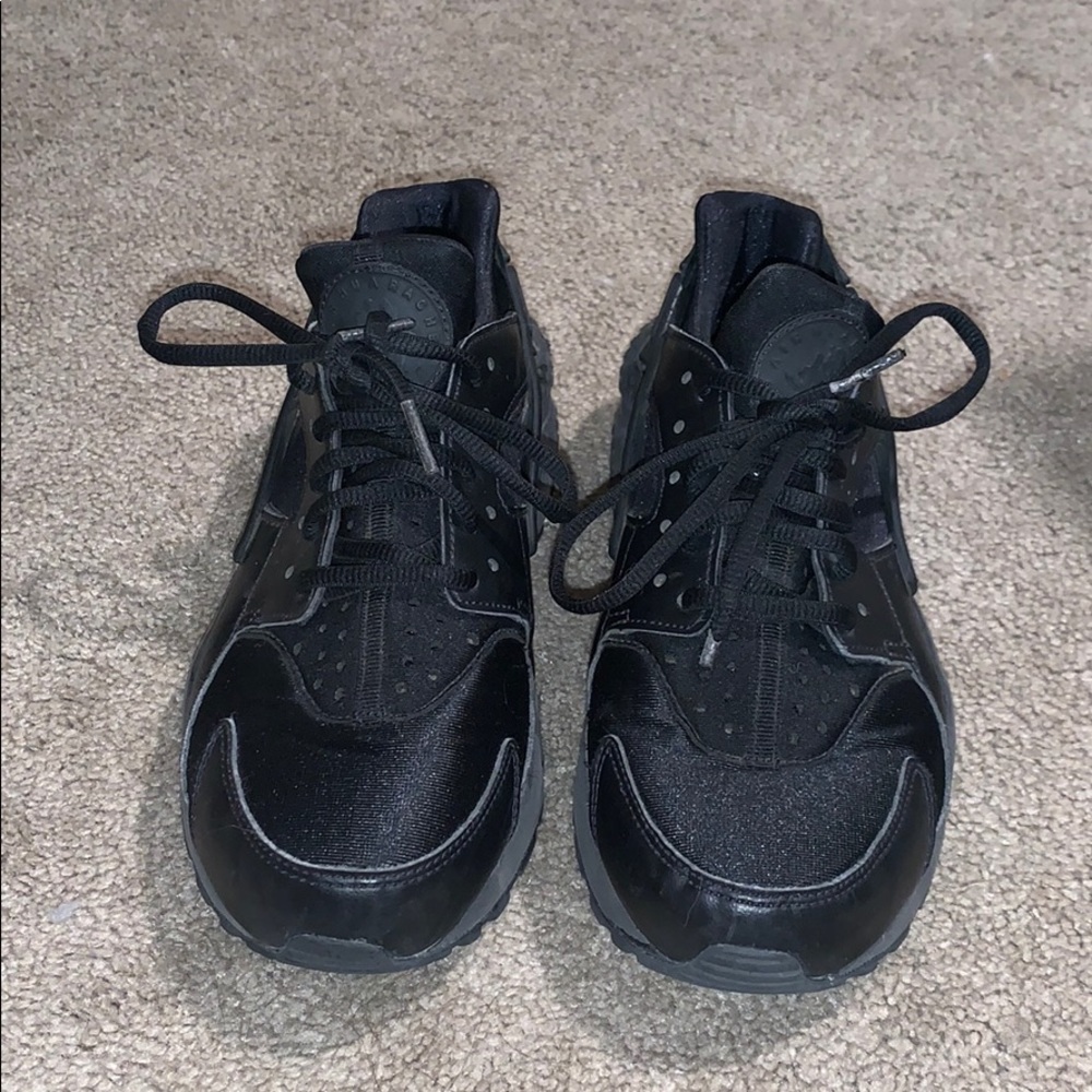 Black Huaraches
